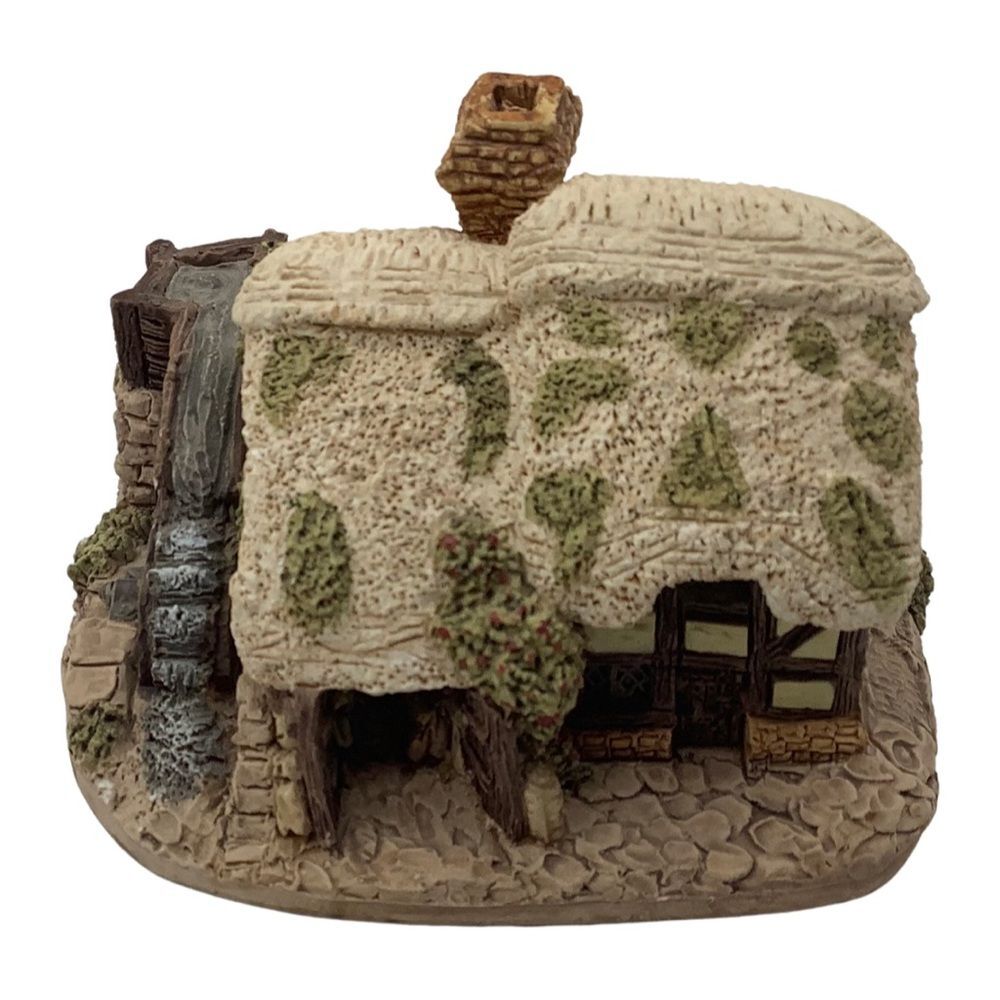 Lilliput Lane | The Farriers British Cottage Collectible 1985 - Retired